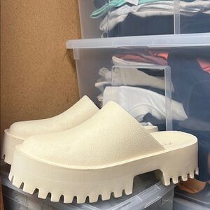 Women's Cream Platform Slides